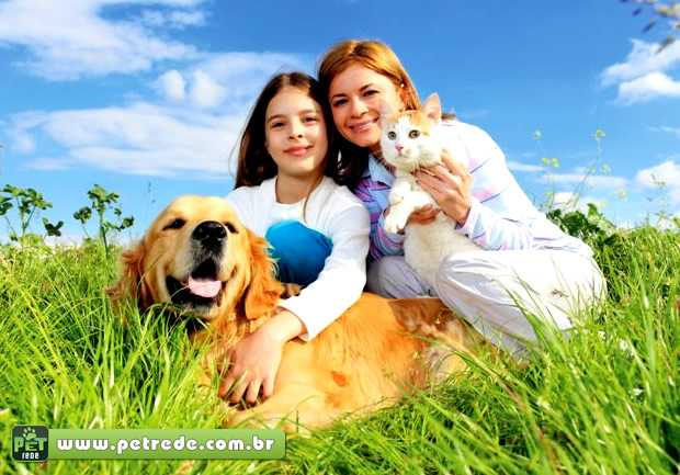mulher-menina-cachorro-gato-natureza-petrede